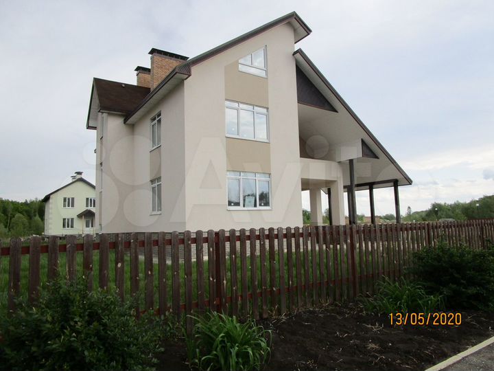 Дом 394,2 м² на участке 10,1 сот.