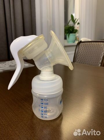 Молокоотсос Avent ручной и подарок ниблер pigeon