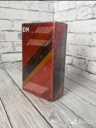 Escentric molecules Molecule 02