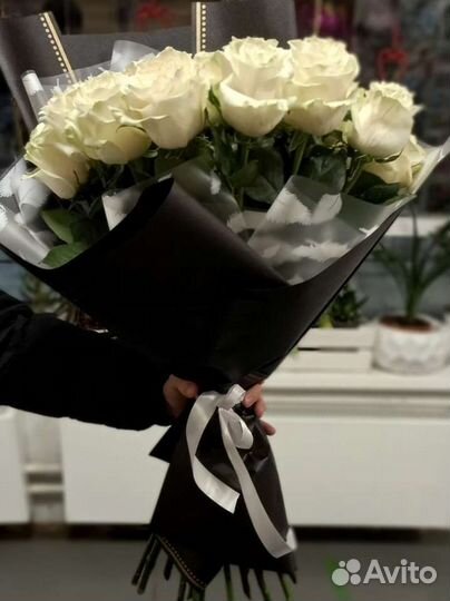 Белые розы букет 21 шт