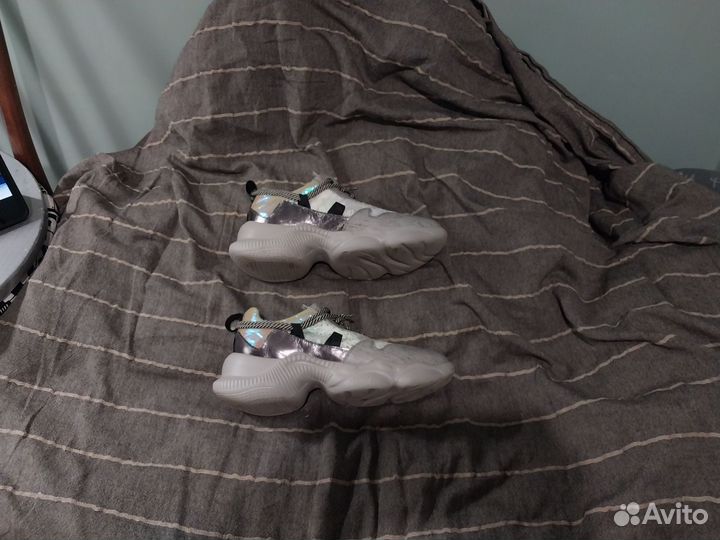 Кроссовки женские 38 размер