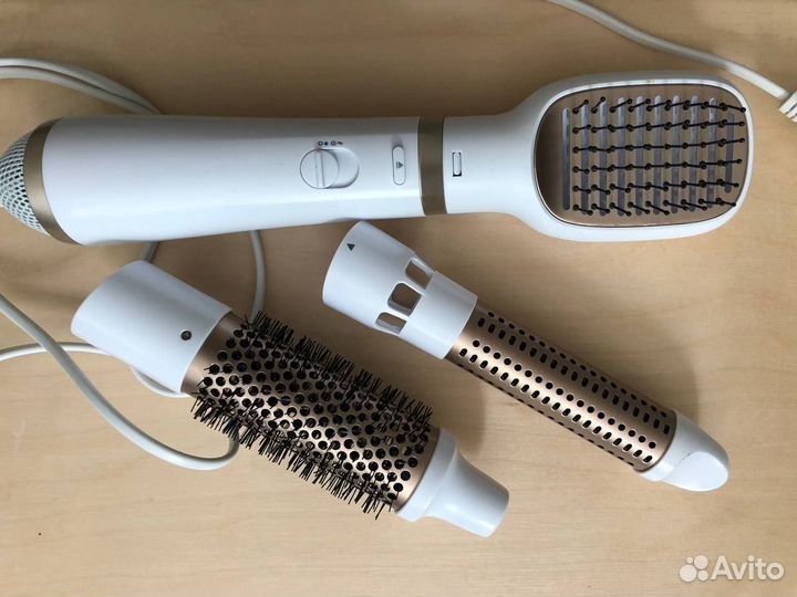 Фен-щетка для волос Philips Essential Care