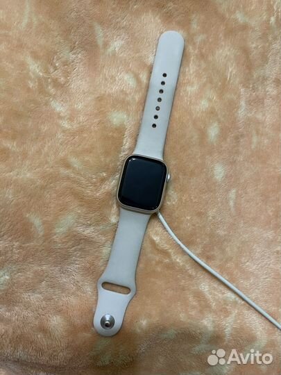 Apple Watch 8 41mm starlight