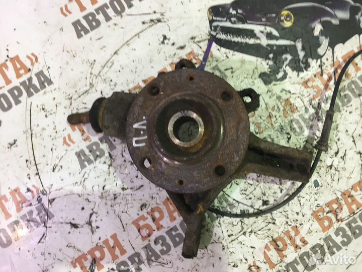 Пежо Кулак поворотный ступица передняя левая Лев