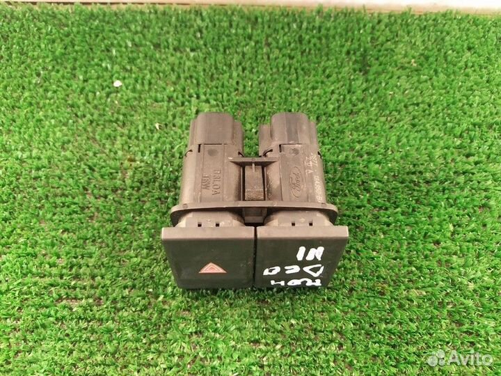 Кнопка аварийной сигнализации Ford Mondeo