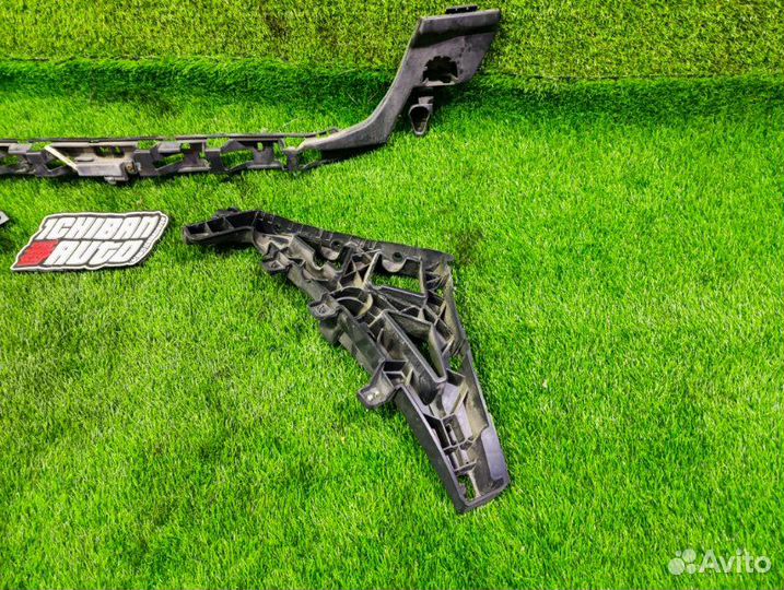 Крепление бампера заднее Jaguar Xe X760 204DTD