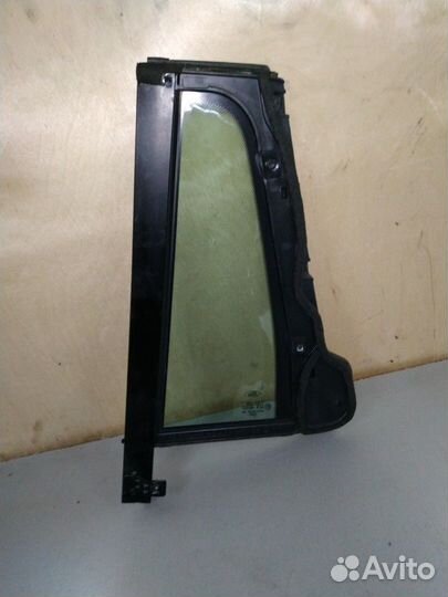 Форточка задней правой двери Форд Мондео 3