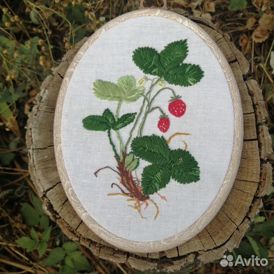 Вышивка в рамке