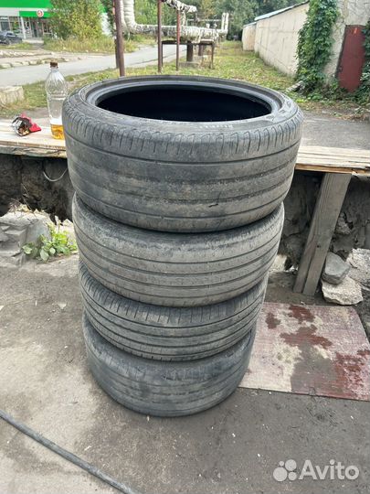 Pirelli Chrono Camper 245/40 R19 и 40/40 R19 98