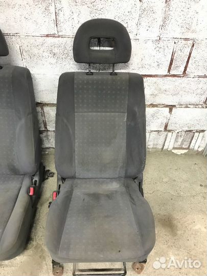 Комплект передних сидений передний Mitsubishi
