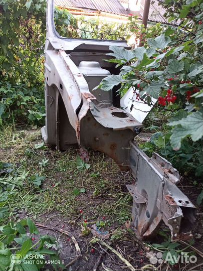 Четверть лонжерон Логан правая