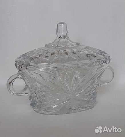 Хрустальная конфетница с крышкой