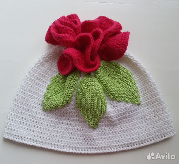 Продам вязаную шапку для девочки