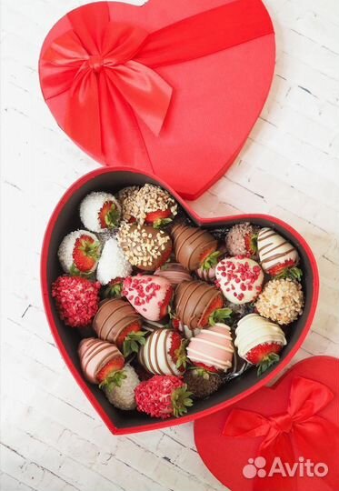 Онлайн-курс по клубнике в шоколаде и десертам