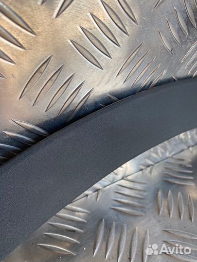 Накладка на крыло задняя правая Audi Q7 4M cvmd