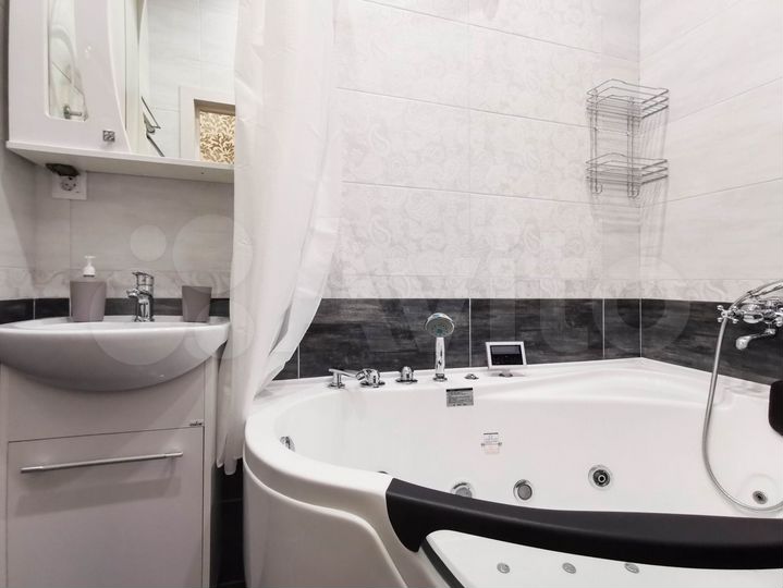 3-к. квартира, 80 м², 3/6 эт.