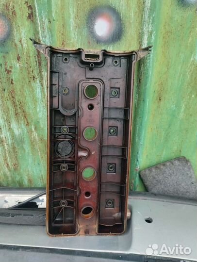 Крышка распредвалов гбц Омега b