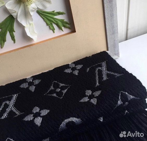 Louis Vuitton Logomania новый шарф с люрексом
