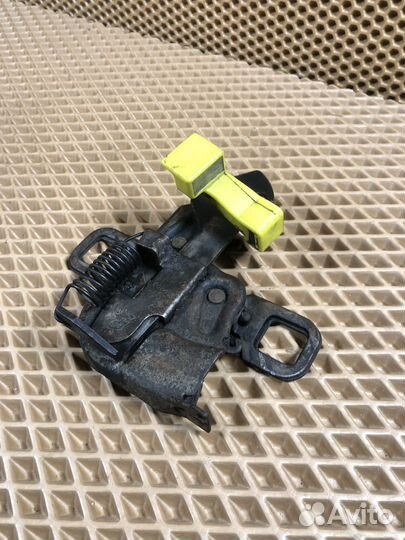 Замок капота Ford Taurus 2