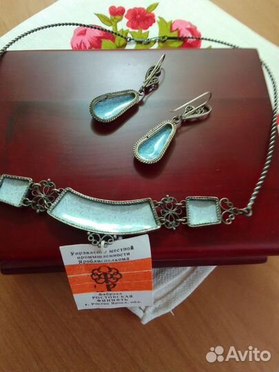 Колье и сережки. Финифть СССР