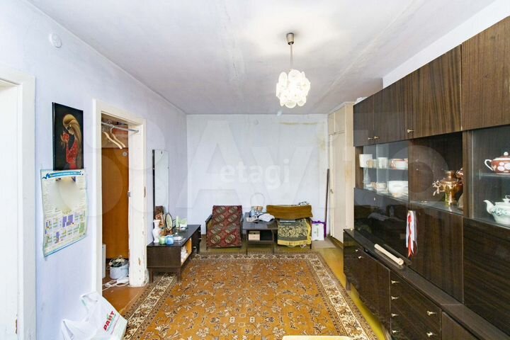 4-к. квартира, 61 м², 1/5 эт.