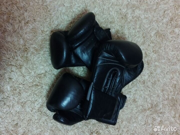 Боксерские кожаные перчатки green hill и Demix