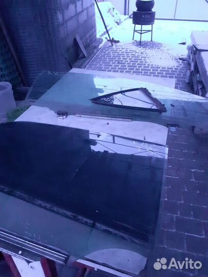 Стекла дверей Toyota Corolla 150