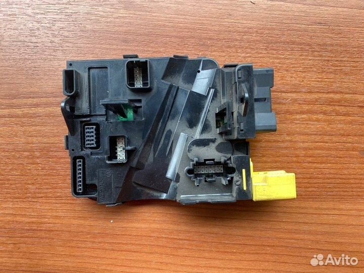 Блок подрулевых переключателей Vw Golf 5+ BSE 2009