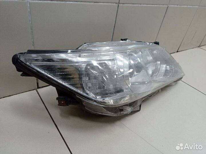 Фара передняя правая Toyota Camry