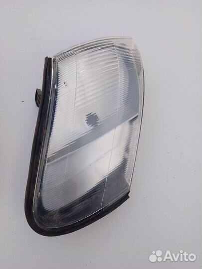 Поворотник правый Toyota Corolla