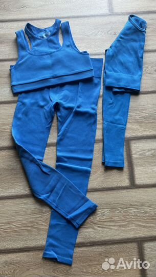 Топ тайсы леггинсы Bershka, лонгслив Lime