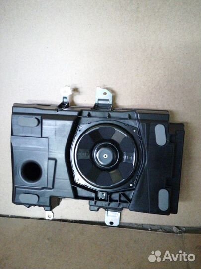 Сабвуфер Land Rover Range Rover Evoque Si4