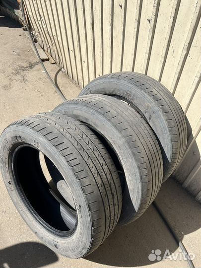 Bridgestone Dueler H/T 843 215/65 R17