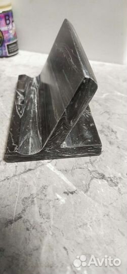 Подставка для телефона из камня