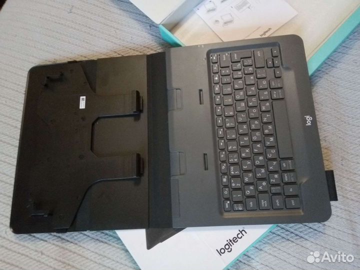 Клавиатура для планшета Logitech universal folio