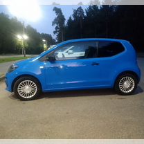 Volkswagen Up 1.0 MT, 2015, 167 000 км, с пробегом, цена 1 125 000 руб.