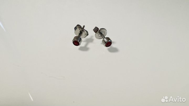 Сережки гвоздики медицинский сплав