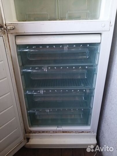 Холодильник 