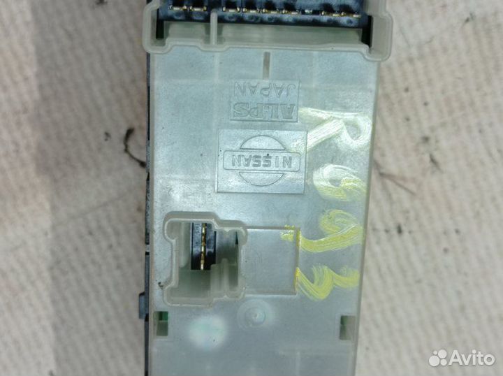 Блок управления стеклоподъемниками Nissan Note