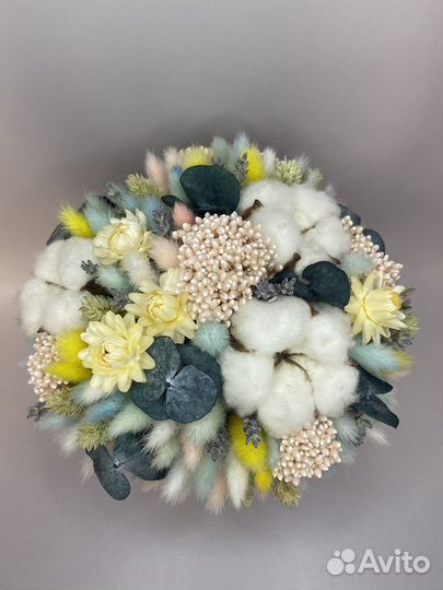 Букет из сухоцветов в кашпо