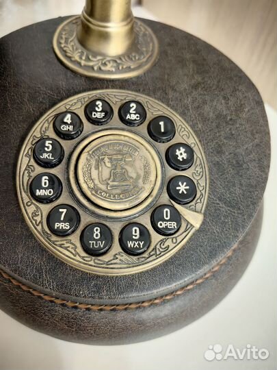 Старинный телефон стационарный ретро