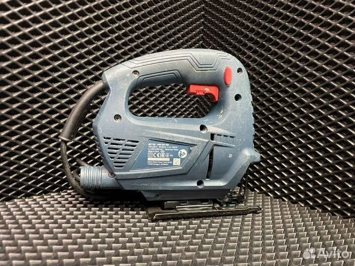 Электролобзик Bosch GST 700 500w