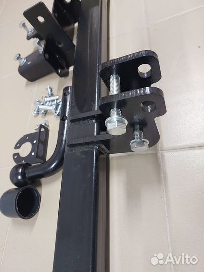 Продам фаркоп toyota corolla fielder 2000-2006