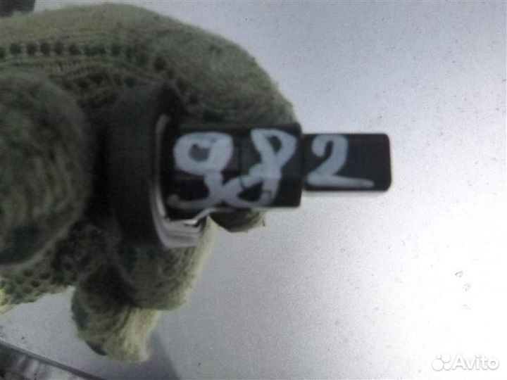 Концевик двери Toyota Prius ZVW30 2zrfxe 2010