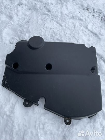 Крышка мотора mersedes 646