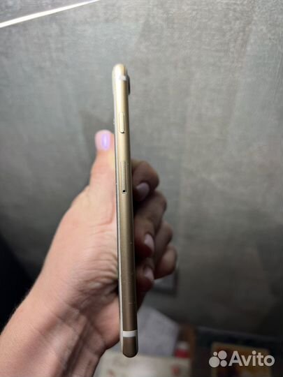 Телефон iPhone 7