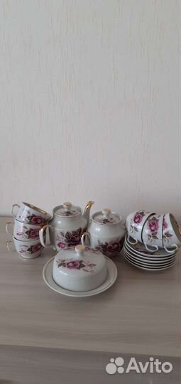 Сервиз чайный, фарфоровый. В налич. 1 серв. СССР