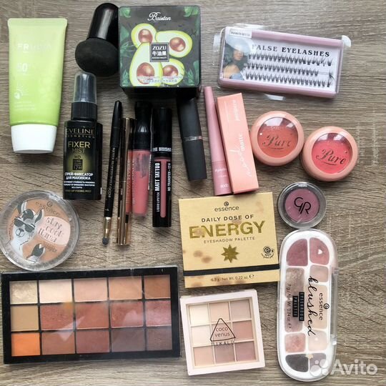 Косметика, накладные ресницы пучки, спф крем
