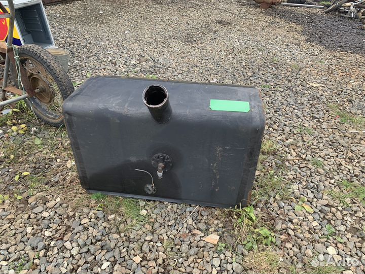 Топлывный бак на 250л