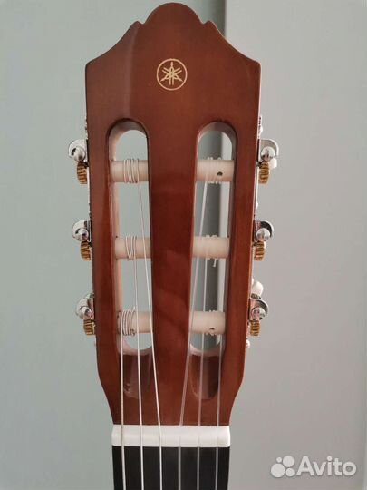 Классическая гитара yamaha c40